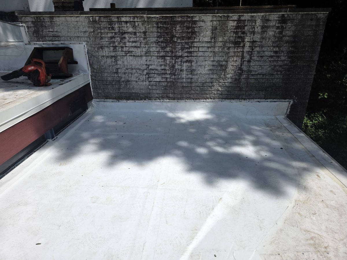 Finished white TPO flat roof in Penn Valley, PA